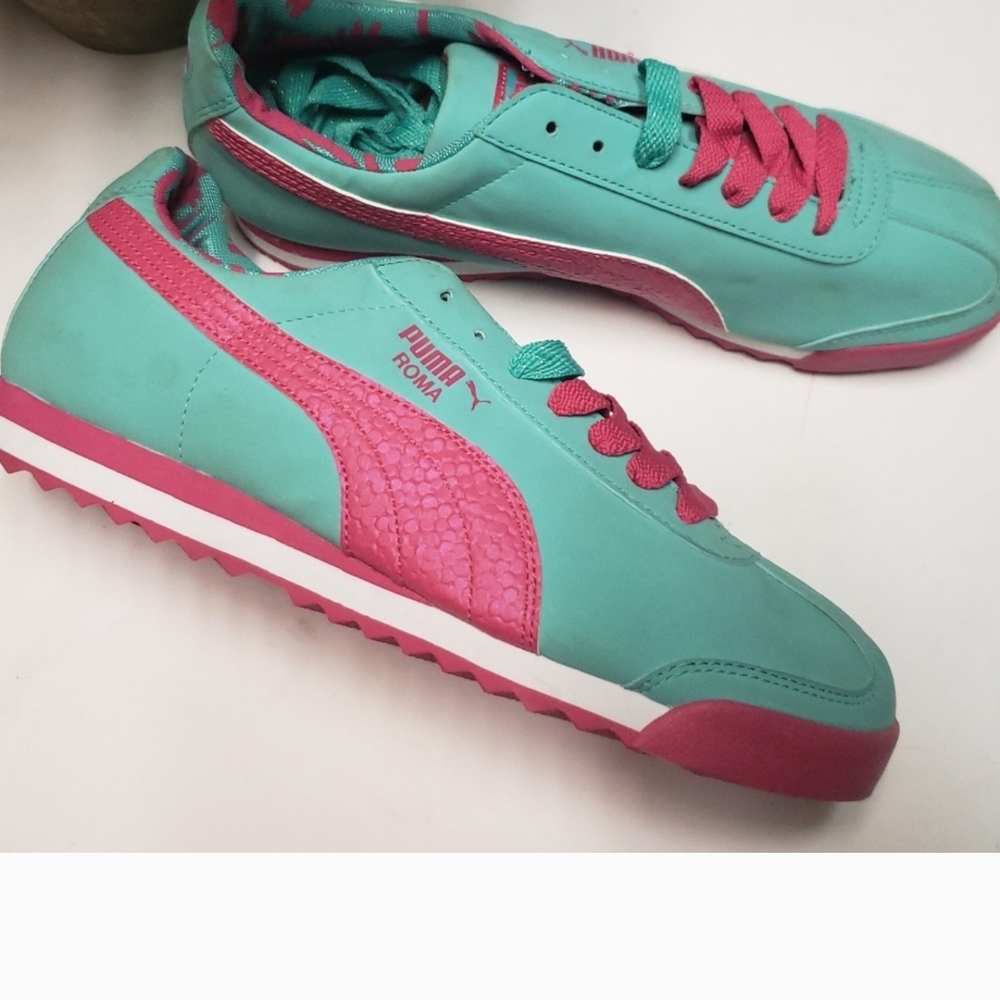 Puma Women's Roma Sneakers - Teal and Pink